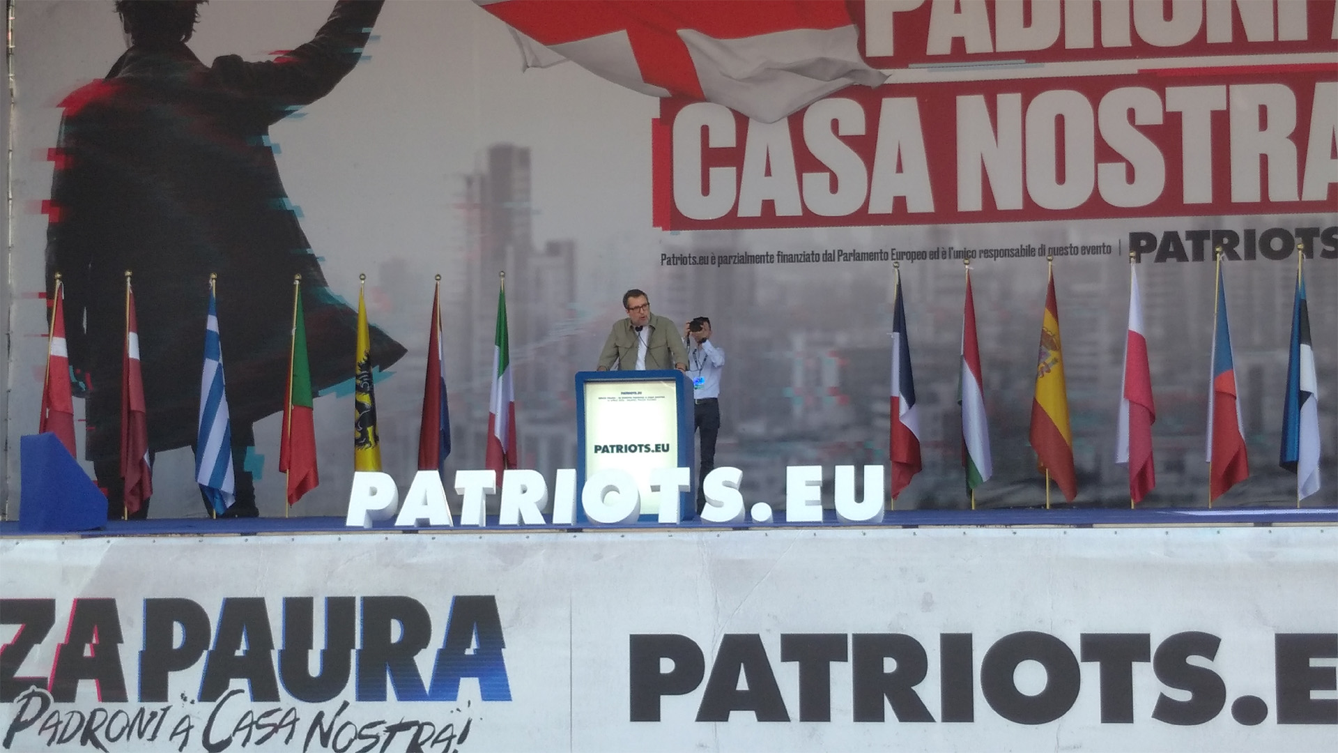 Raduno dei Patrioti Europei in piazza del Duomo